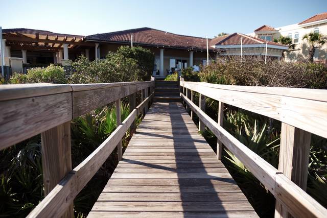 Serenata Beach Club 3