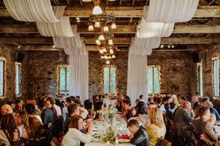 Tin Roof Farmhouse {BOUTIQUE RENTALS} - 5