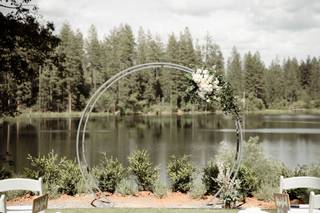 Katrione's Blooms and Crafts - 6