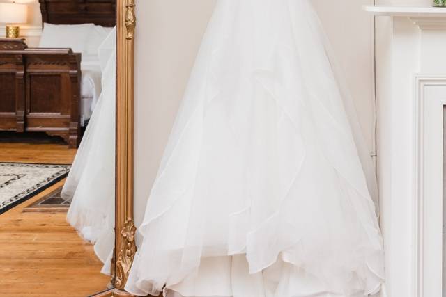 Deja Vu Boutique - Dress & Attire - Mount Airy, MD - WeddingWire