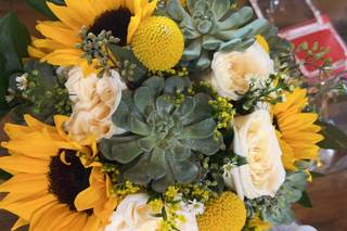 Little Miss Lovely Floral Design & Event Decorating - 25