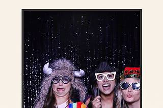 Full Frame Photo Booth - 11