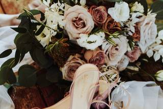 Bea's Flowers and Gifts - 5