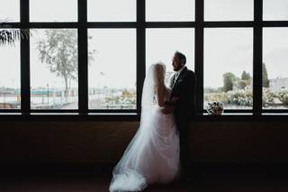Lyman Harbor Waterfront Weddings - 8