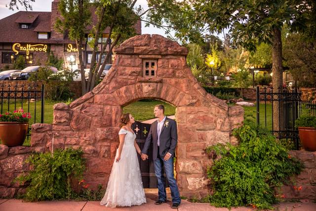 Craftwood Peak by Wedgewood Weddings 1