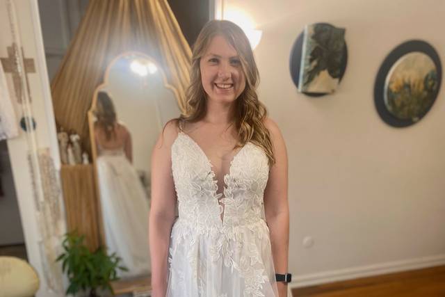 Darianna Bridal & Tuxedo 4