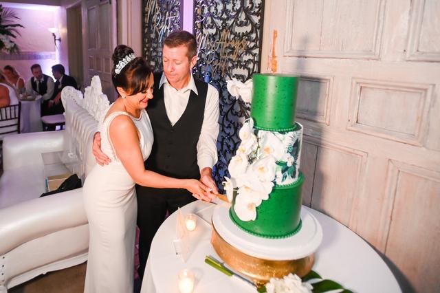 Johnson's Custom Cakes - 3