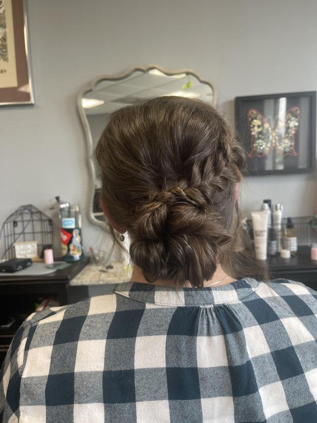 The Arthur Hutton Salon - 3