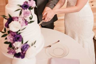 Holly's Cakes LLC - 27