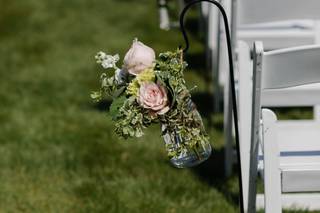 Nature's Best Floral & Boutique - 13