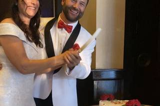 Seal It With A Kiss Ceremonies - 15