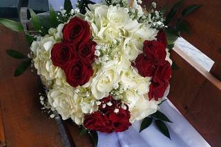 Com-Patt-ibles Flowers and Gifts - 6