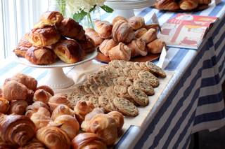 Honeysuckle Cakes & Pastries, LLC - 11