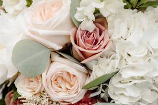 Allioops! Flowers & Gifts - 33