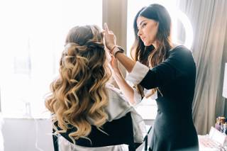 Luxury Makeup and Hairstyle - 9