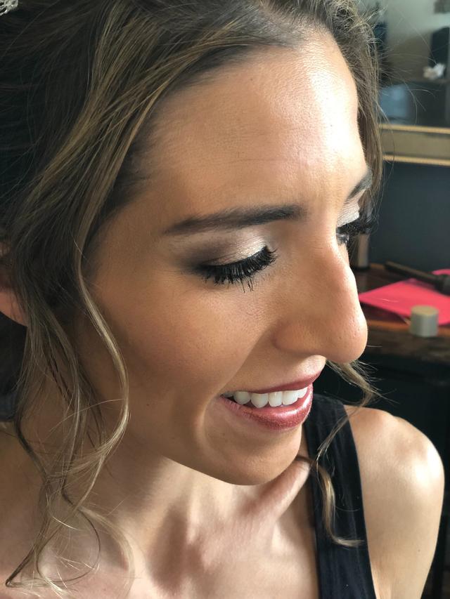 Maira Ortiz Makeup And Hair Artist - 3
