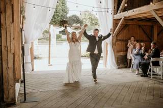 The Olde Farmhouse Barn - 9