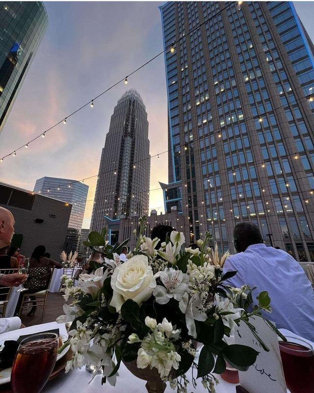DoubleTree by Hilton Charlotte City Center - 2