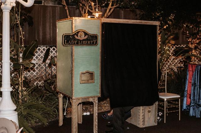 Parlor Photo Booths - 4