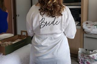 Bliss Salon & Beauty Bar - 10
