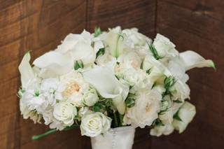 Calluna Fine Flowers and Gifts - 30