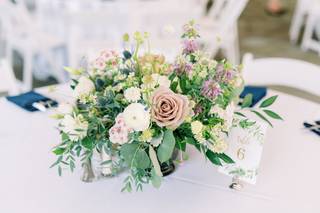 Sandra L. Porterfield Wedding & Event Floral Designs - 43