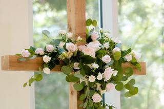 A Man and A Woman Floral Design - 25