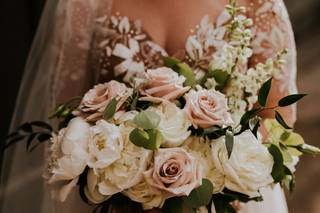 William's Florist & Gift House - 29