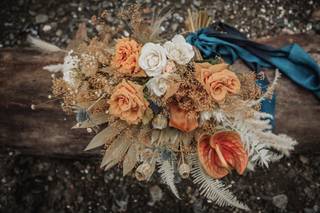 Frenchie's Floral Studio - 10