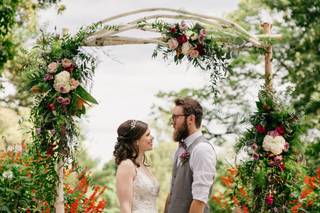 Wildflower Stem + Sundry - 101