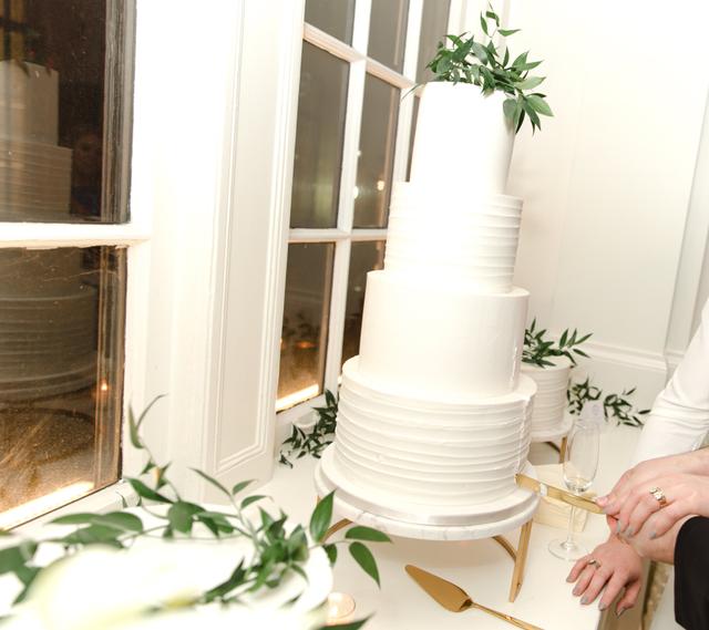 La Creme Wedding Cakes - 3