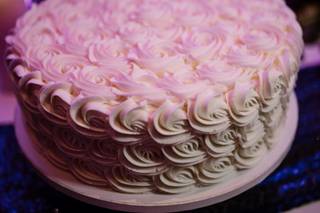 Q's Cakes and Sweets Boutique - 5