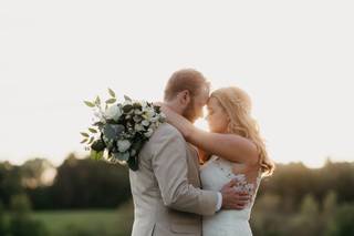 Angela Lynn Photos - 13