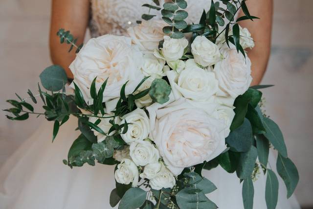 LYNN DOYLE FLOWERS & EVENTS 4