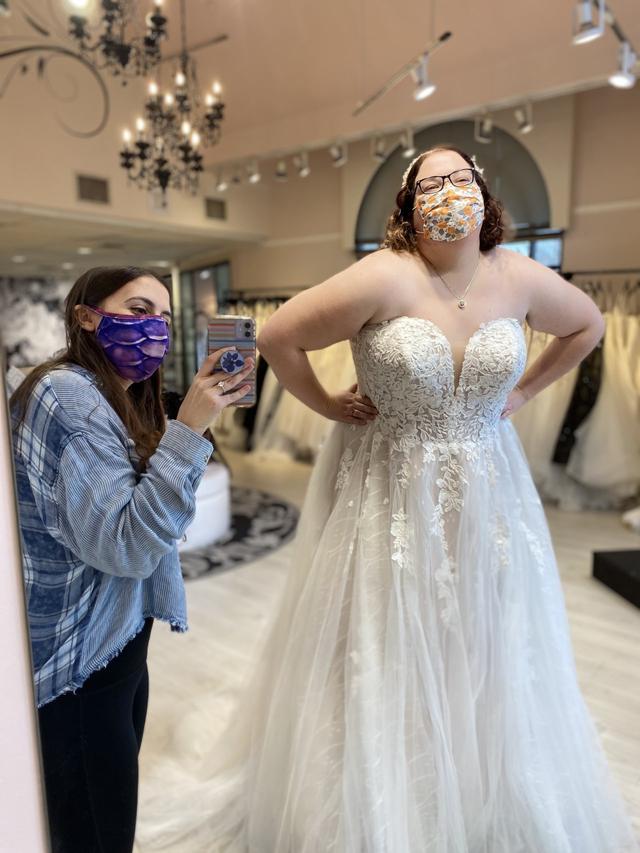 Della Curva (Plus-Size Bridal Salon) - 1