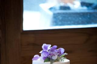 Holly's Cakes LLC - 17