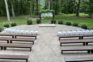 The Grand Barn At The Mohicans Treehouse Resort - 22