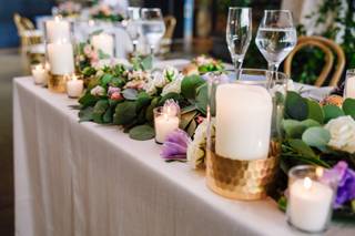 Fleur De Lis Florist - 48