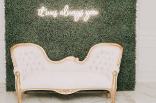 Mi Vintage - Farm Tables & Lounge Rentals 4