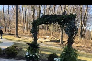The Grand Barn At The Mohicans Treehouse Resort - 41