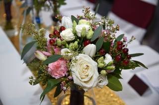 Nina's Floral Designs - 10