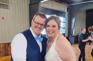 Hemmelgarn Entertainment DJ & Photo Booth Services, LLC - 18
