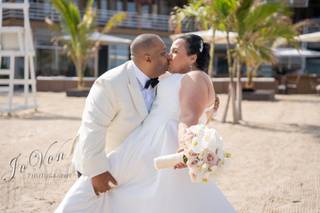 The Crescent Beach Club - 41