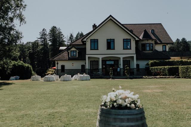 Beacon Hill Winery & Vineyard - 3