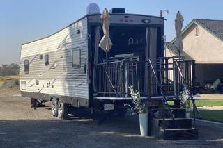 Glam Trailer - 1