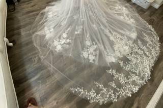 Vanessa Alfaro Bridal & Couture - 35