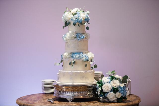 Bonnie Brunt Cakes - 4