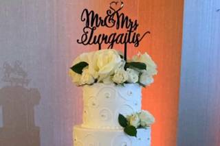 Edible Creations Custom Cakes  - 16