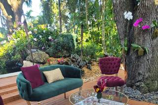Mi Vintage - Farm Tables & Lounge Rentals - 25