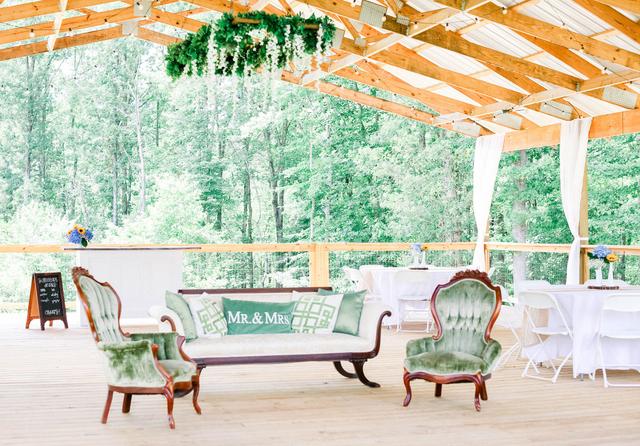 The Ole Oak Barn Wedding and Event Venue - 4